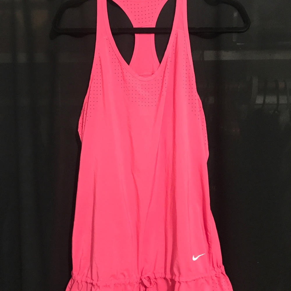 Nike tank